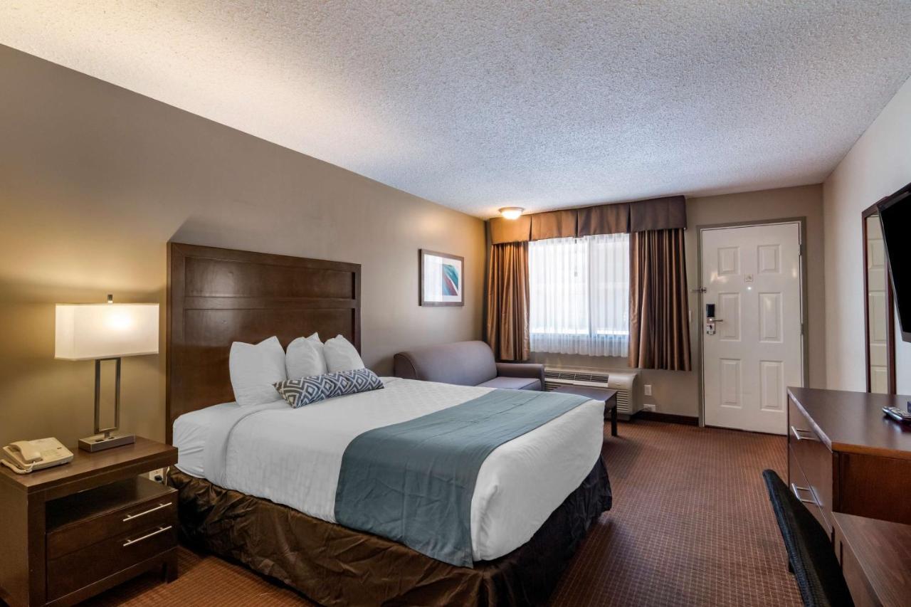 Surestay Plus Hotel By Best Western Salmon Arm Esterno foto
