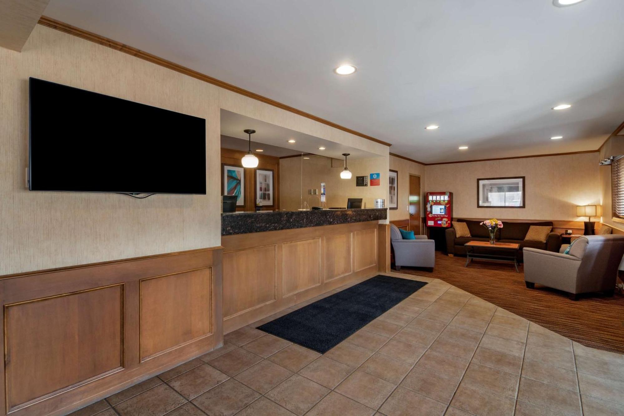 Surestay Plus Hotel By Best Western Salmon Arm Esterno foto
