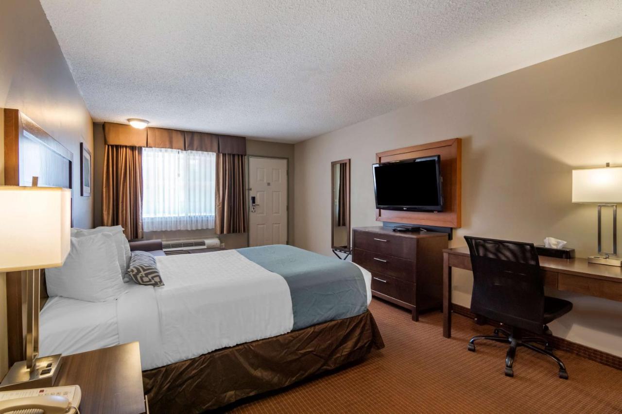 Surestay Plus Hotel By Best Western Salmon Arm Esterno foto