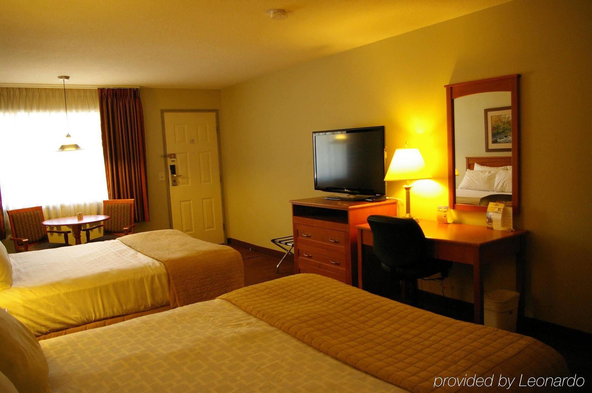 Surestay Plus Hotel By Best Western Salmon Arm Esterno foto