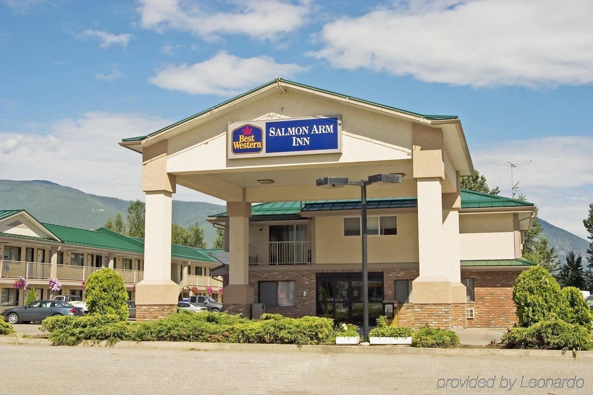 Surestay Plus Hotel By Best Western Salmon Arm Esterno foto
