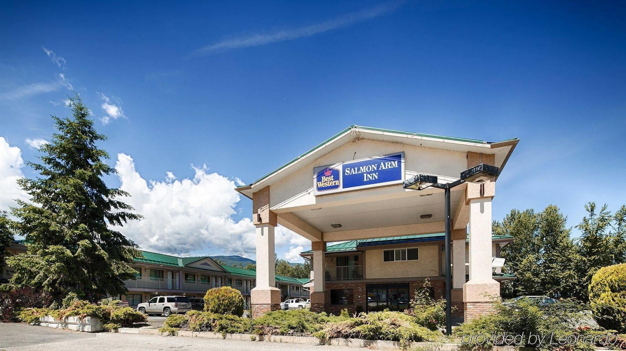 Surestay Plus Hotel By Best Western Salmon Arm Esterno foto